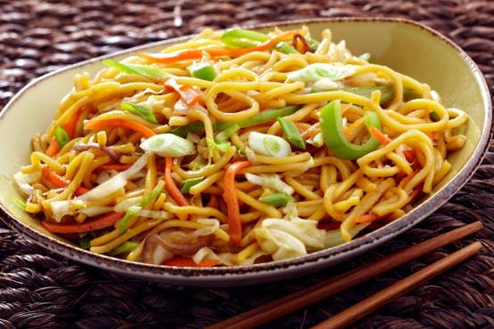 HAKKA NOODLES  VEG